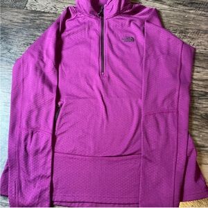 Women’s Purple The North Face 1/4 zip long sleeve top